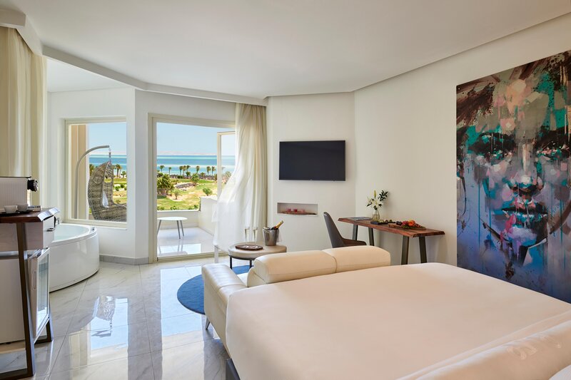 Tolles Zimmer im Steigenberger Pure Lifestyle Hotelzimmer mit Aussicht auf die Parkanlage