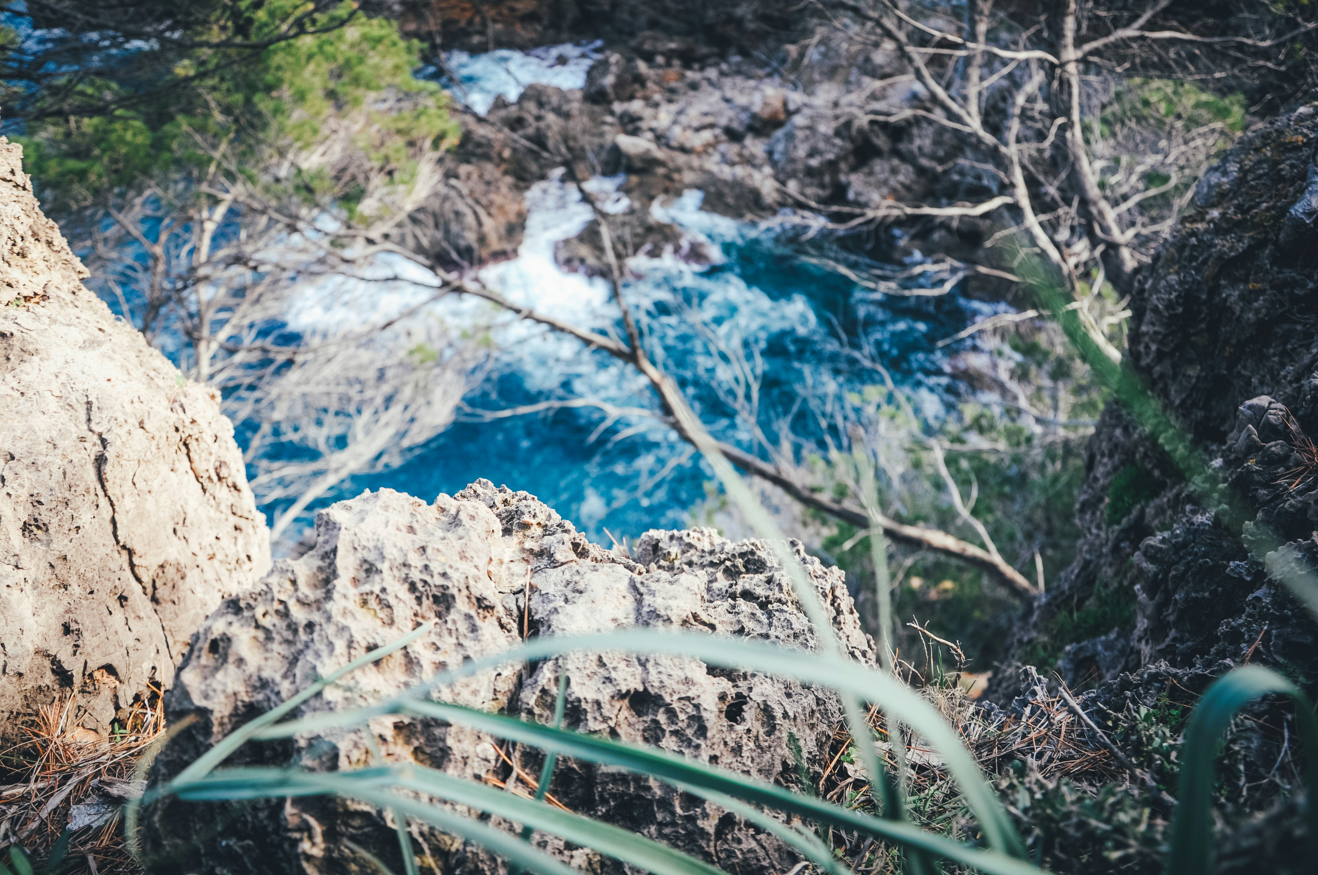 Nahaufnahme Felsen Mallorca Eine Nahaufnahme eines Felsens, direkt am mallorquinischen Meer.
